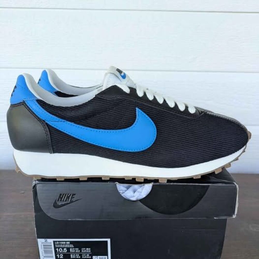 BRAND NEW NIKE SNEAKER